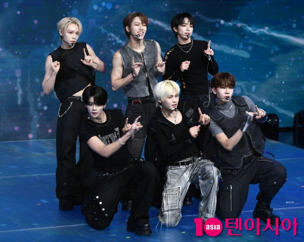 SEVENTOEIGHT K-pop 데뷔 공연 무대
